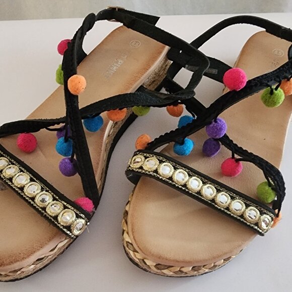 Pom Pom Sandals - Picture 1 of 3